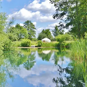 acorn-glade-glamping.yorkshirehotels.net/
