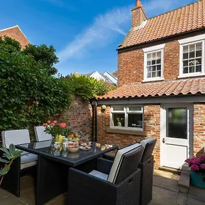 cobble-cottage-whitby-yo21-3ap-2.yorkshirehotels.net/
